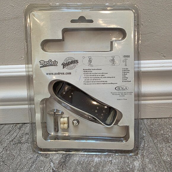 Rare padres Tech Deck collectors Fingerboard Techdeck Vintage SEALED baseball - Picture 2 of 2